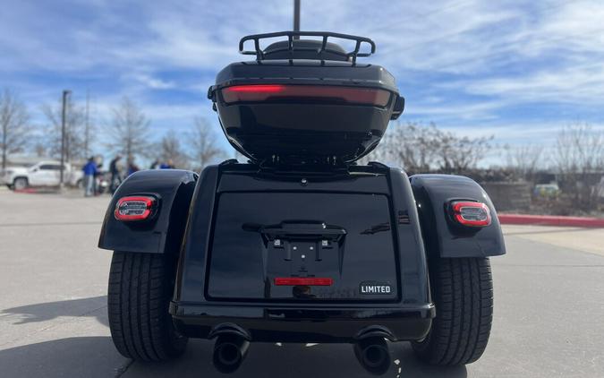 2026 Harley-Davidson® FLHLT Street Glide 3 Limited Vivid Black