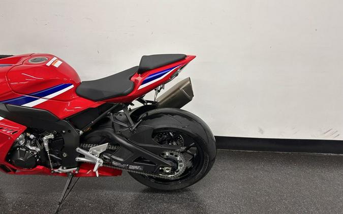 2026 Honda CBR1000RR-R Fireblade SP
