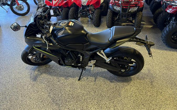 2026 Honda CBR650R E-Clutch