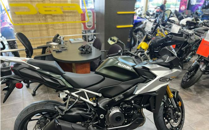 2024 Suzuki GSX-S 1000GX+