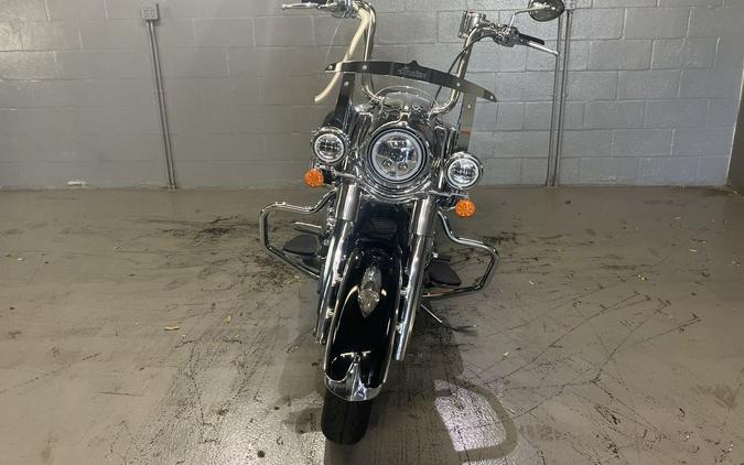 2016 Indian Motorcycle® Springfield™ Thunder Black