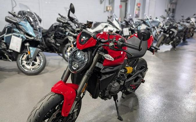 2026 Ducati MONSTER PLUS