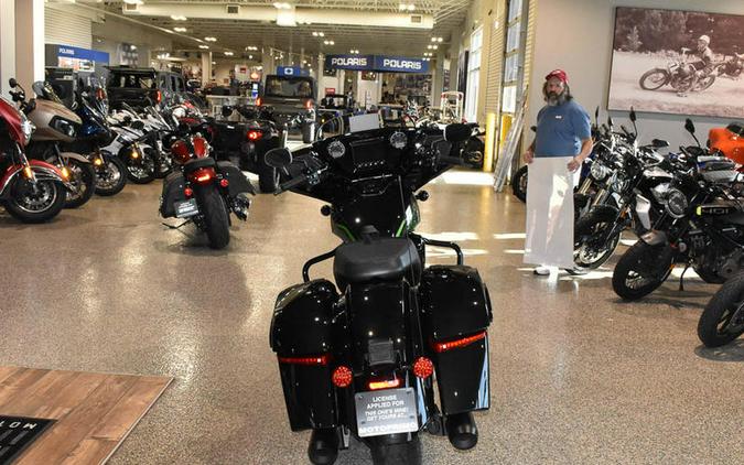 2026 Indian Motorcycle® Chieftain PowerPlus Dark Horse Signature Series Abyss Metallic / Cypher Gr