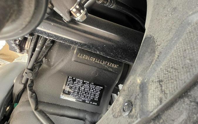 2027 Can-Am Outlander X mr 1000R Granite Grey