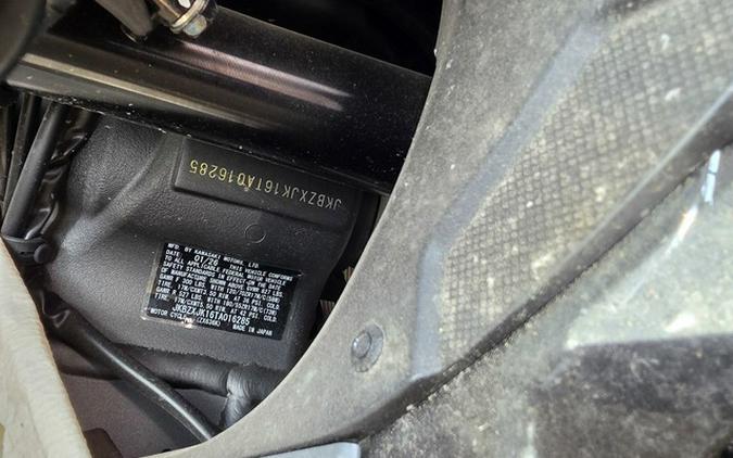 2027 Can-Am Outlander X mr 1000R Granite Grey