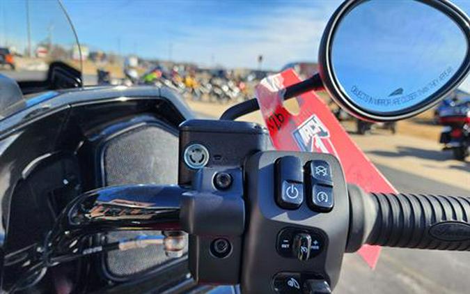 2026 Indian Motorcycle Pursuit® Dark Horse®