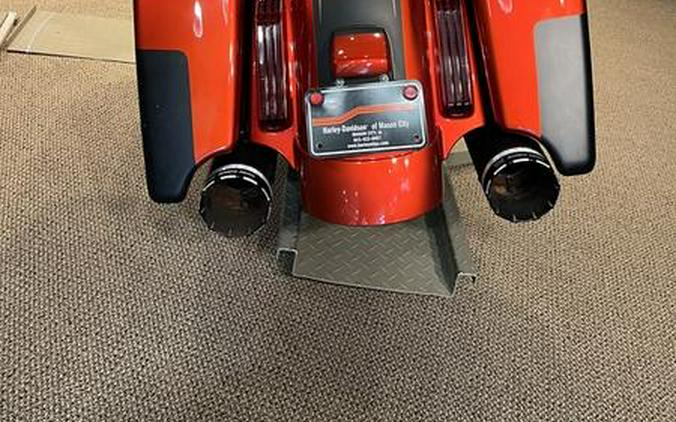 2018 Harley-Davidson® FLHXSE - CVO™ Street Glide®