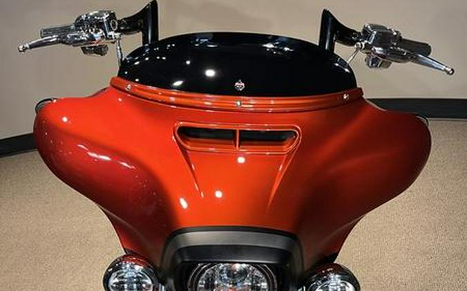 2018 Harley-Davidson® FLHXSE - CVO™ Street Glide®
