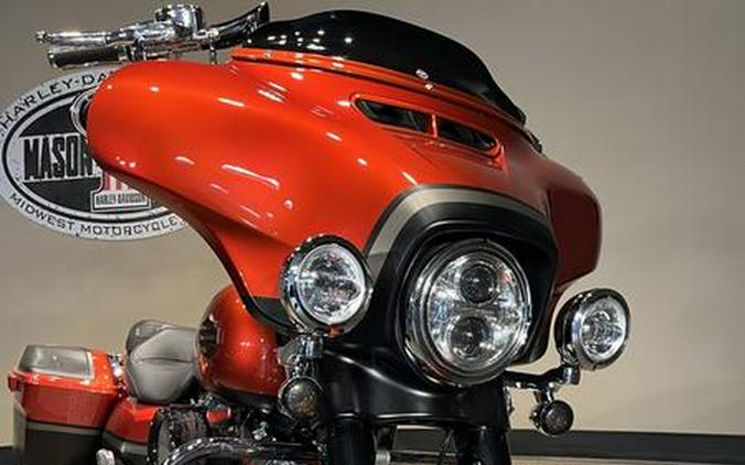 2018 Harley-Davidson® FLHXSE - CVO™ Street Glide®