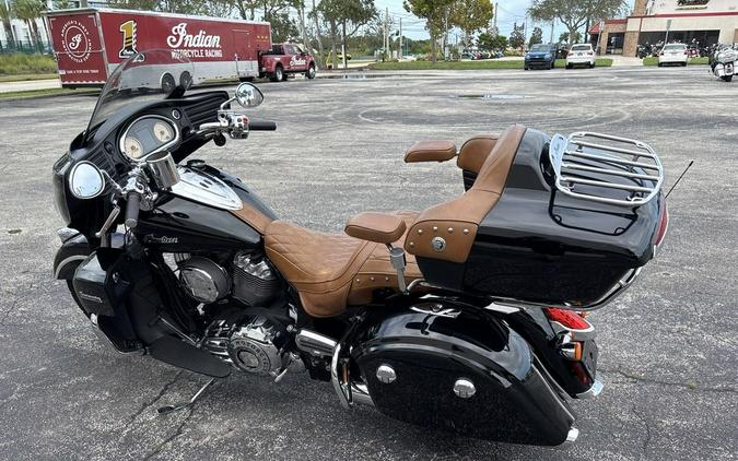 2016 Indian Motorcycle® Roadmaster® Thunder Black