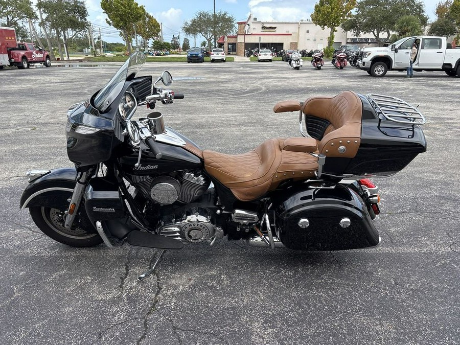 2016 Indian Motorcycle® Roadmaster® Thunder Black