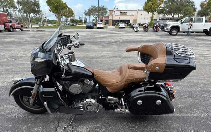 2016 Indian Motorcycle® Roadmaster® Thunder Black