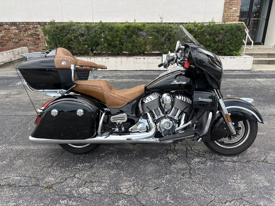 2016 Indian Motorcycle® Roadmaster® Thunder Black