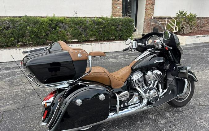 2016 Indian Motorcycle® Roadmaster® Thunder Black