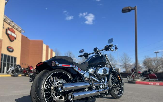 2026 Harley-Davidson® FXBR Breakout® Vivid Black