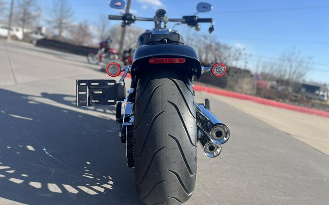 2026 Harley-Davidson® FXBR Breakout® Vivid Black