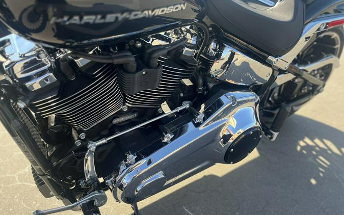 2026 Harley-Davidson® FXBR Breakout® Vivid Black