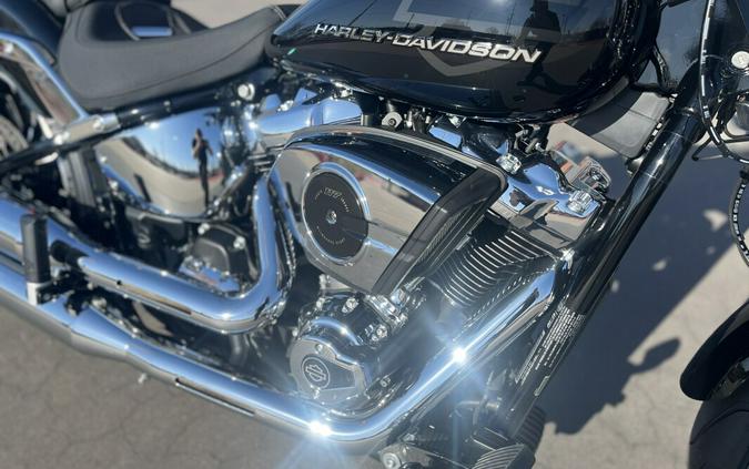 2026 Harley-Davidson® FXBR Breakout® Vivid Black