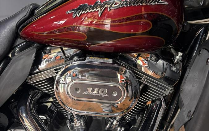 2011 Harley-Davidson CVO Ultra Classic Electra Glide BLK EBR/RIO RED