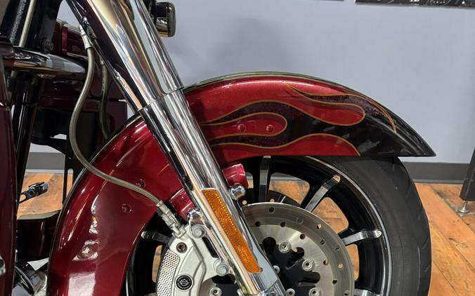 2011 Harley-Davidson CVO Ultra Classic Electra Glide BLK EBR/RIO RED