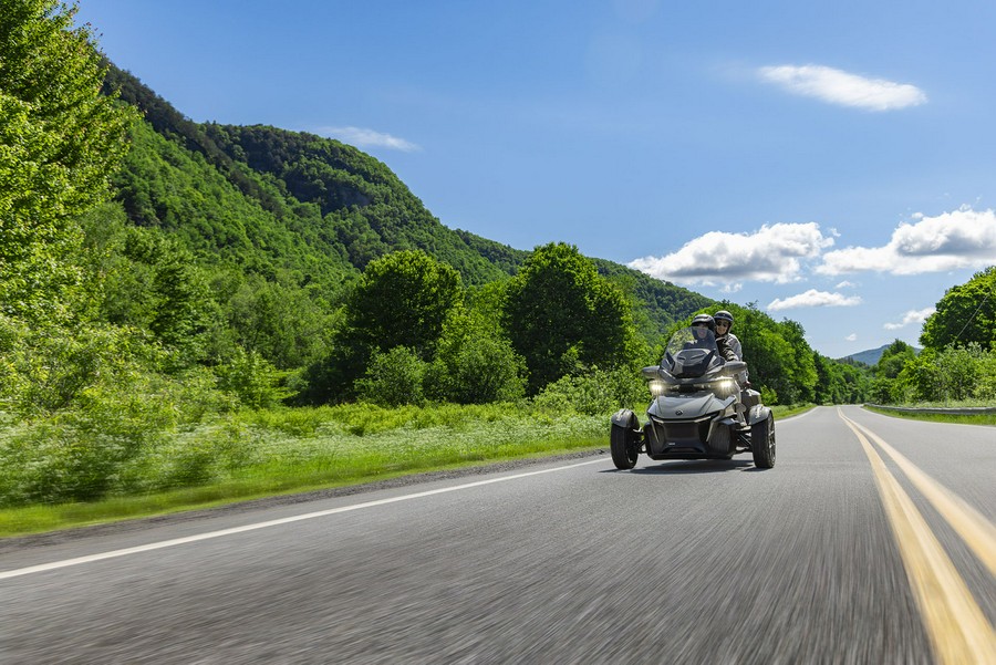 2027 Can-Am Spyder RT Sea-to-Sky