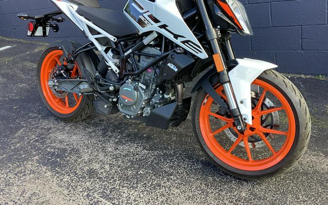 2022 KTM Duke