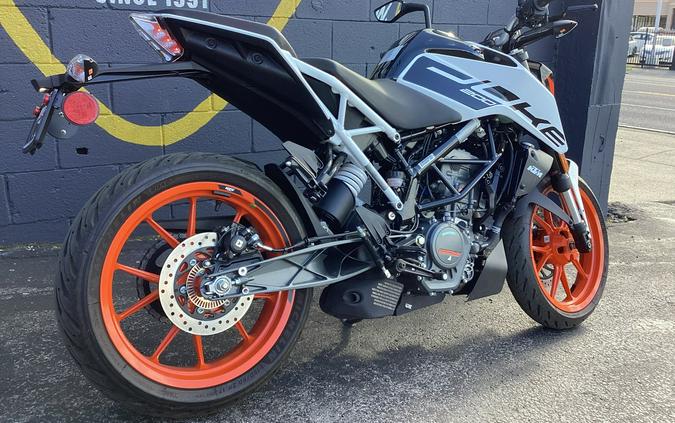 2022 KTM Duke