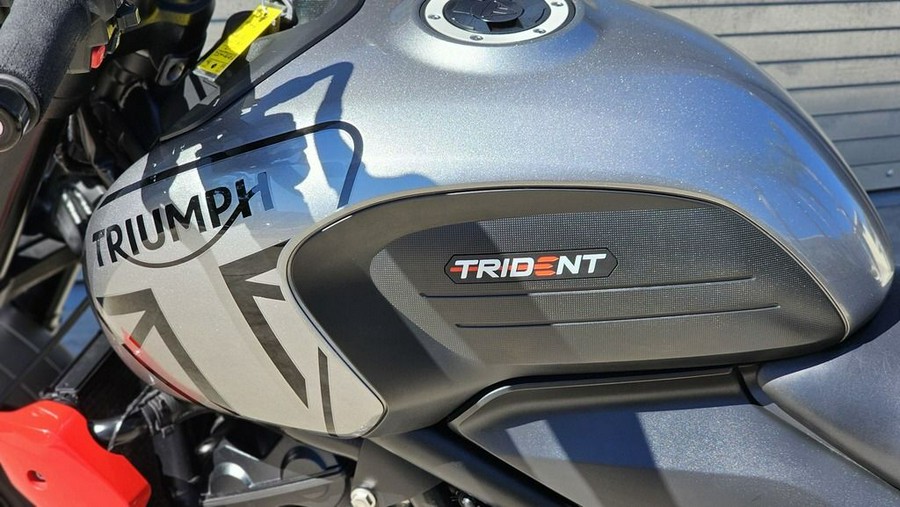 2022 Triumph Trident 660 Sapphire Black