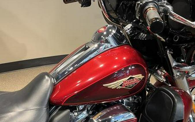 2023 Harley-Davidson® FLHTCUTGAN - Tri Glide® Ultra Anniversary Edition