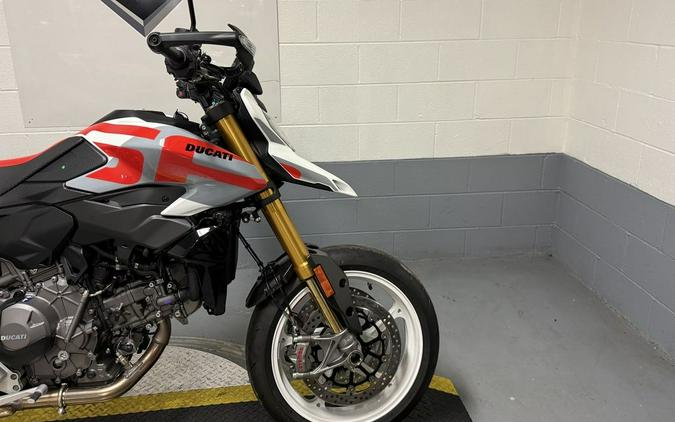 2027 Ducati Hypermotard V2 SP SP Livery