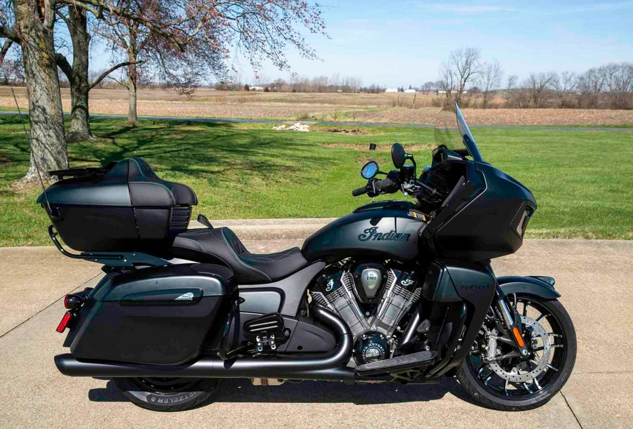 2024 Indian Motorcycle Pursuit® Dark Horse® with PowerBand Audio Package