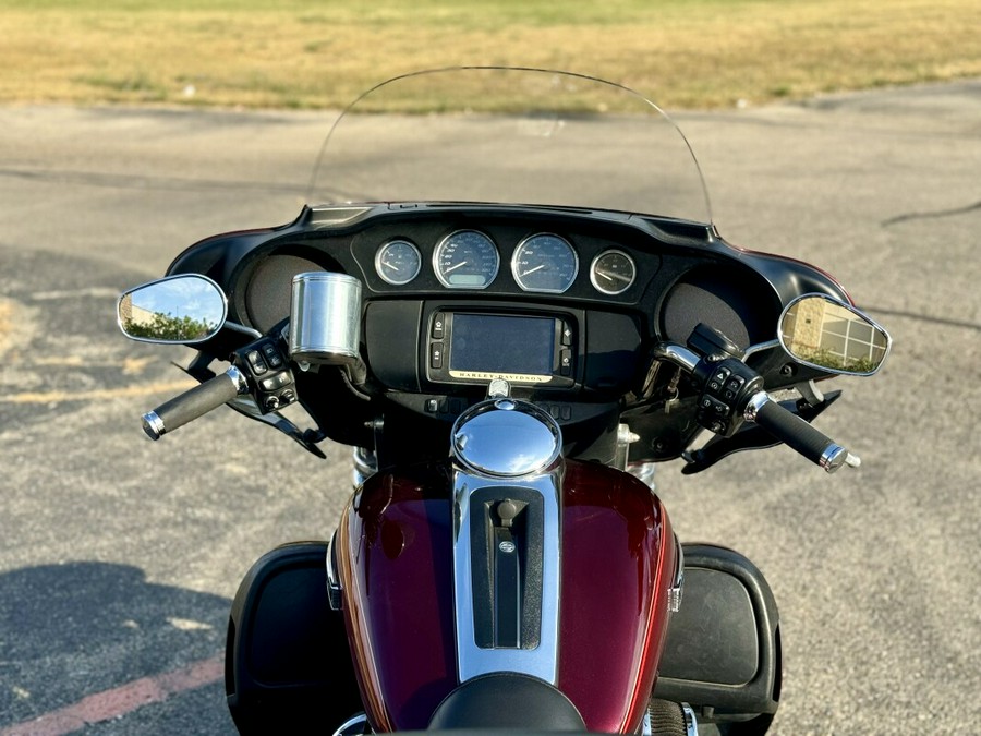 2017 Harley-Davidson Tri Glide Ultra Two-Tone Mysterious Red