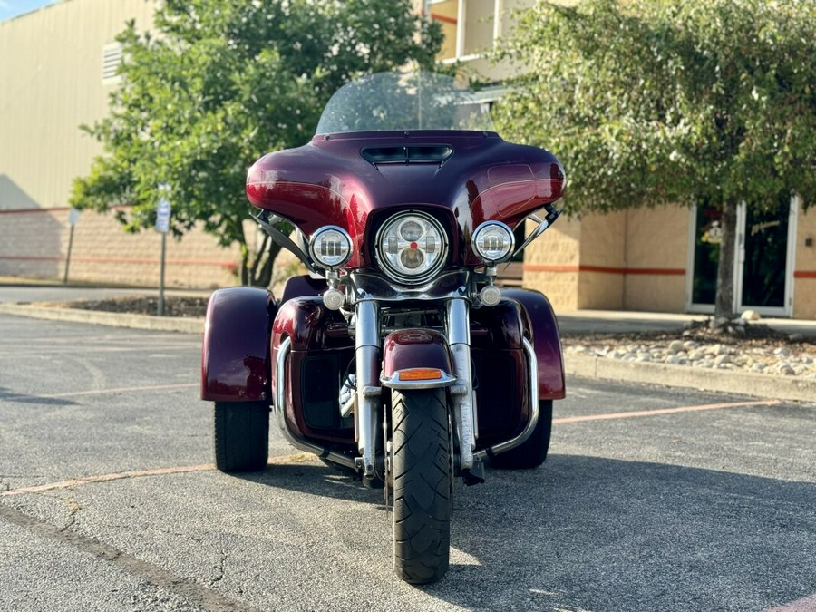 2017 Harley-Davidson Tri Glide Ultra Two-Tone Mysterious Red