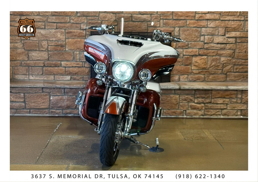2014 Harley-Davidson® CVO™ Electra Glide Ultra Limited® STR SLVR/SUNSET W/ PINSTRIP