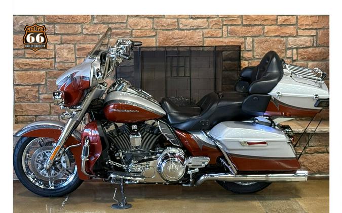 2014 Harley-Davidson® CVO™ Electra Glide Ultra Limited® STR SLVR/SUNSET W/ PINSTRIP