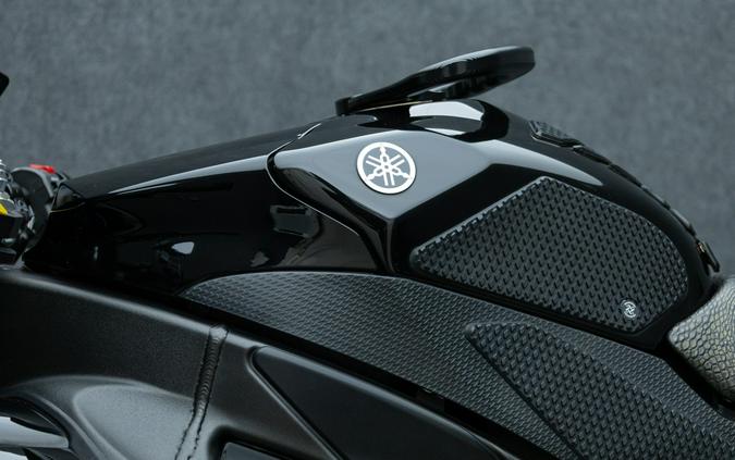 2012 YAMAHA YZFR1