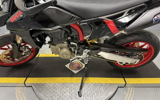 2027 Ducati Hypermotard 698 Mono Nera