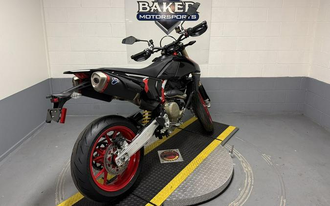 2027 Ducati Hypermotard 698 Mono Nera