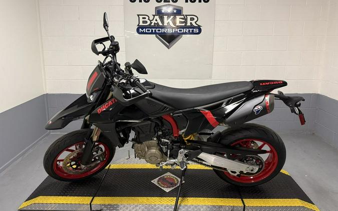 2027 Ducati Hypermotard 698 Mono Nera