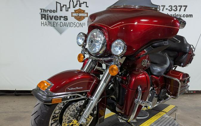 2010 Harley-Davidson Electra Glide® Ultra Classic® Red Hot Sunglo