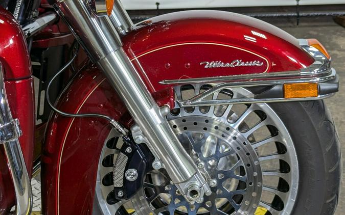 2010 Harley-Davidson Electra Glide® Ultra Classic® Red Hot Sunglo