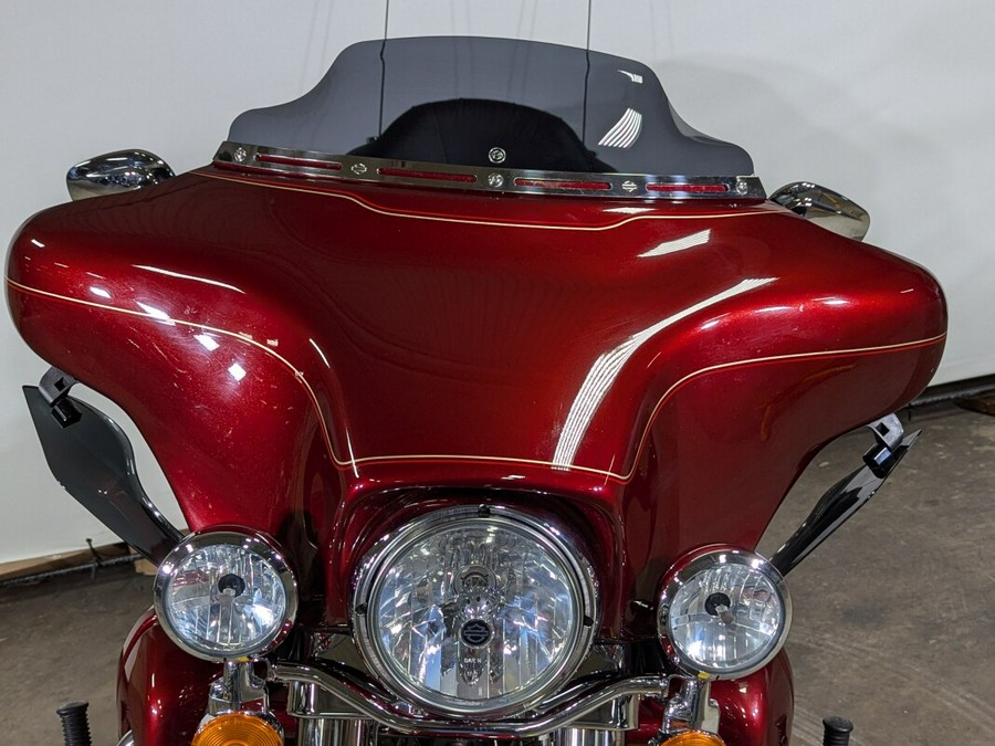 2010 Harley-Davidson Electra Glide® Ultra Classic® Red Hot Sunglo