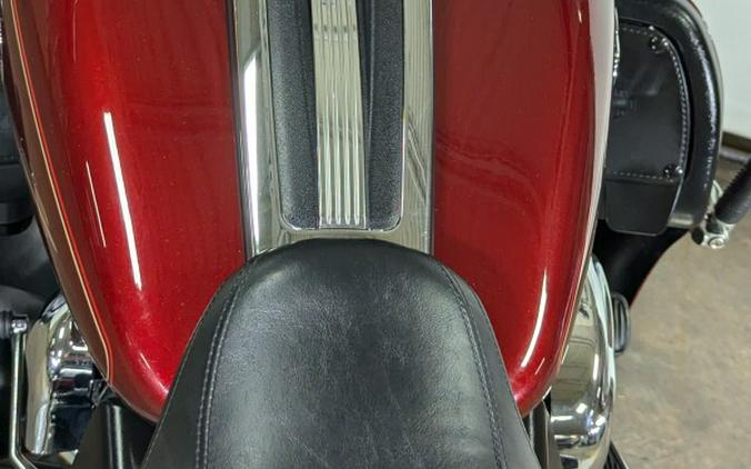 2010 Harley-Davidson Electra Glide® Ultra Classic® Red Hot Sunglo