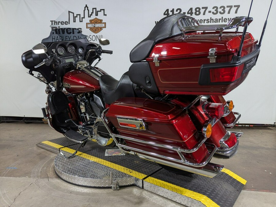 2010 Harley-Davidson Electra Glide® Ultra Classic® Red Hot Sunglo