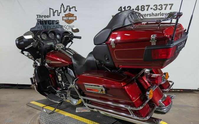 2010 Harley-Davidson Electra Glide® Ultra Classic® Red Hot Sunglo