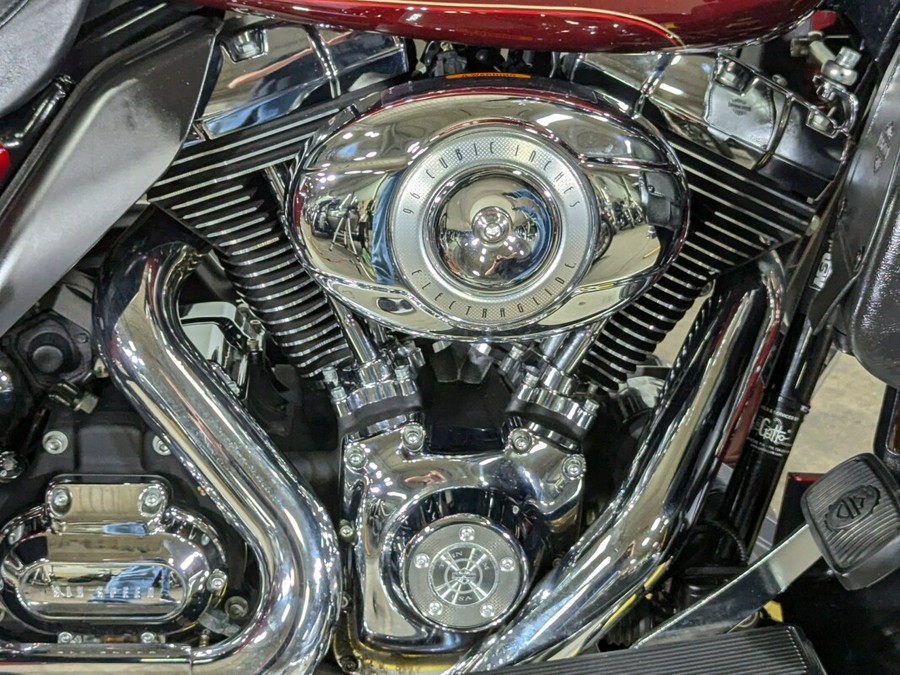 2010 Harley-Davidson Electra Glide® Ultra Classic® Red Hot Sunglo