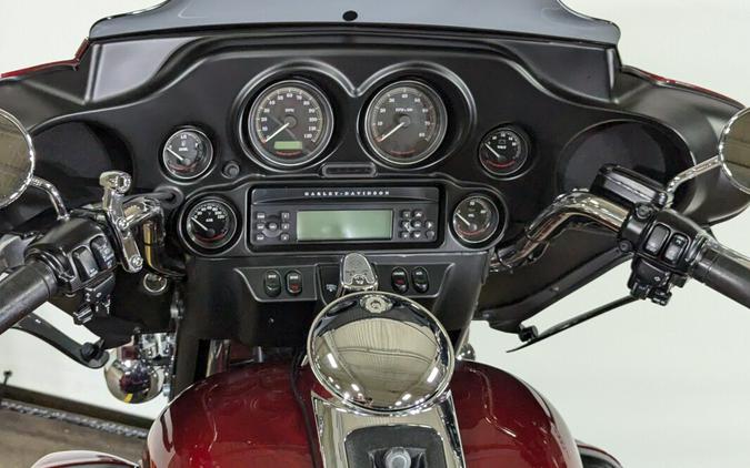 2010 Harley-Davidson Electra Glide® Ultra Classic® Red Hot Sunglo