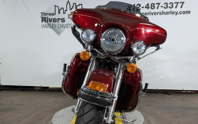 2010 Harley-Davidson Electra Glide® Ultra Classic® Red Hot Sunglo