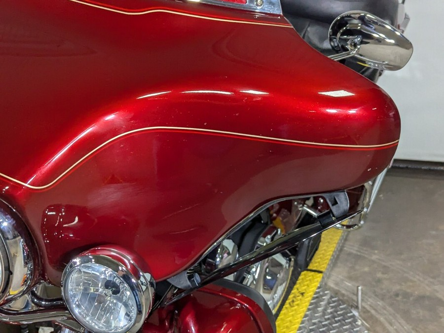 2010 Harley-Davidson Electra Glide® Ultra Classic® Red Hot Sunglo