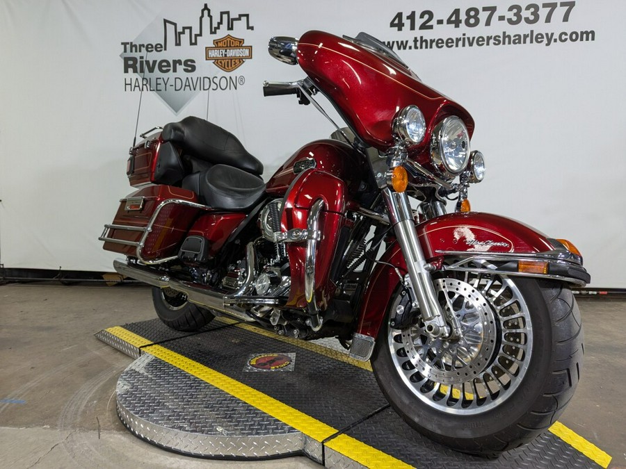 2010 Harley-Davidson Electra Glide® Ultra Classic® Red Hot Sunglo